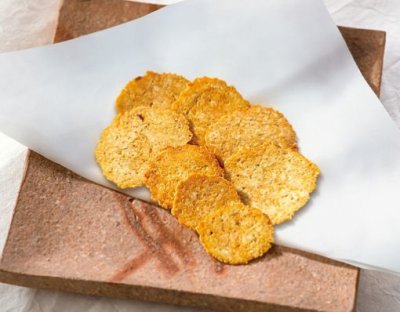画像3: 【広島県の食材】　限定販売　ドットわんの逸品　ハーブ鶏手焼きせんべい　7g