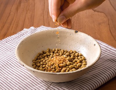 画像5: 【広島県の食材】　限定販売　ドットわんの逸品　ハーブ鶏手焼きせんべい　7g