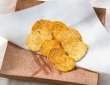 画像3: 【広島県の食材】　限定販売　ドットわんの逸品　ハーブ鶏手焼きせんべい　7g (3)